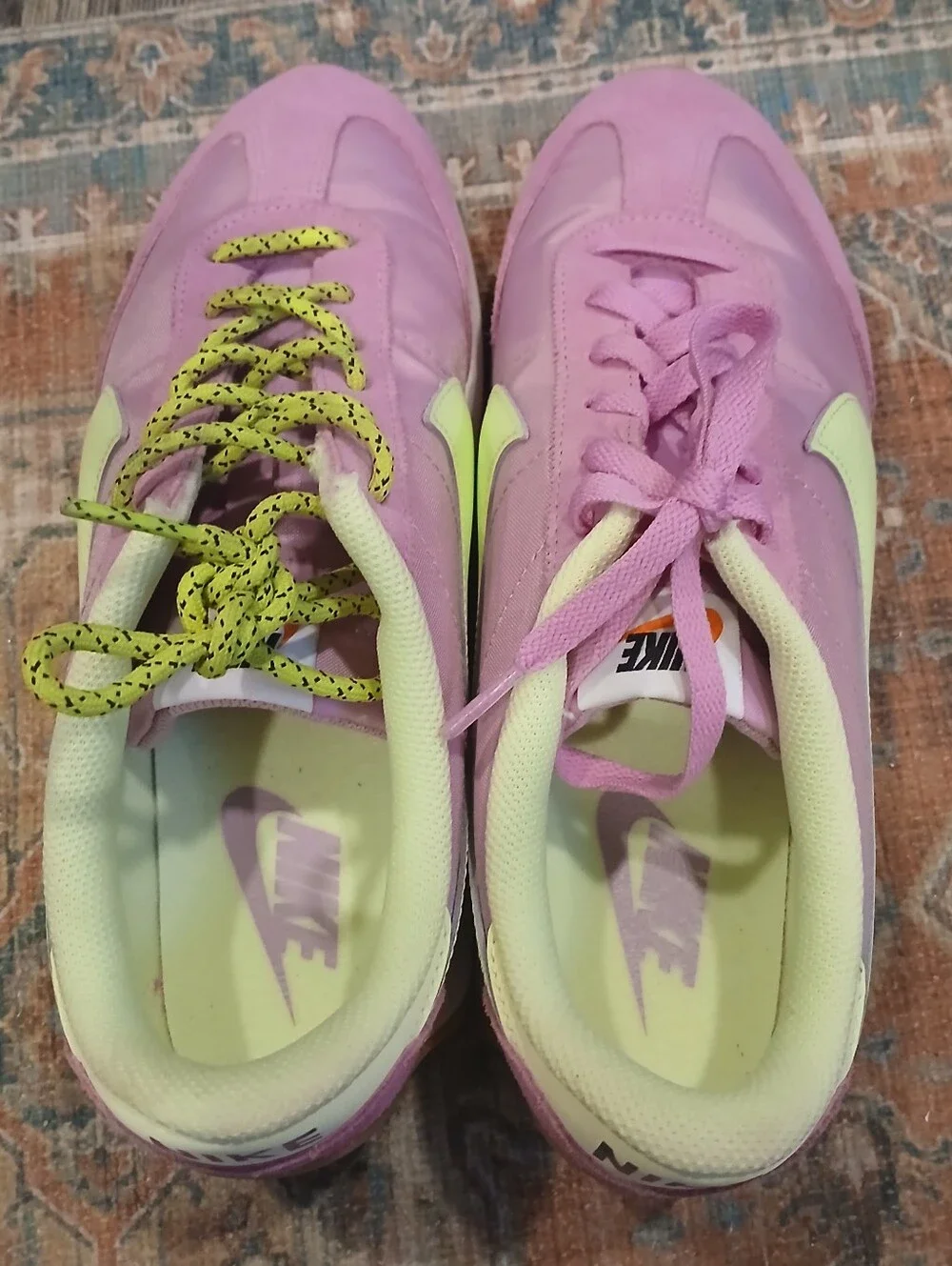 Nike Sneaker